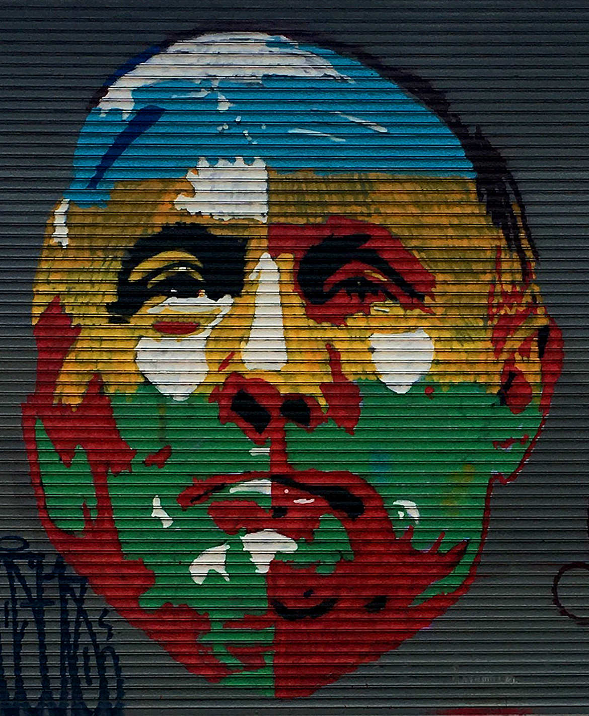 A street art painting of Trump & Putin